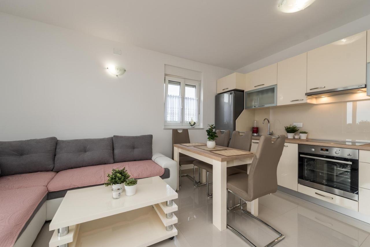 Zoran Brand New Modern Apartments Mandre Exteriör bild